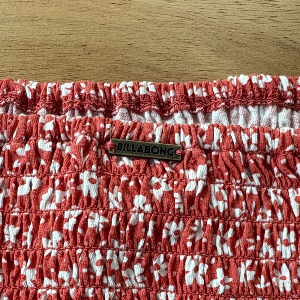 Billabong Red Floral Off-Shoulder Blouse - Picture 2 of 6